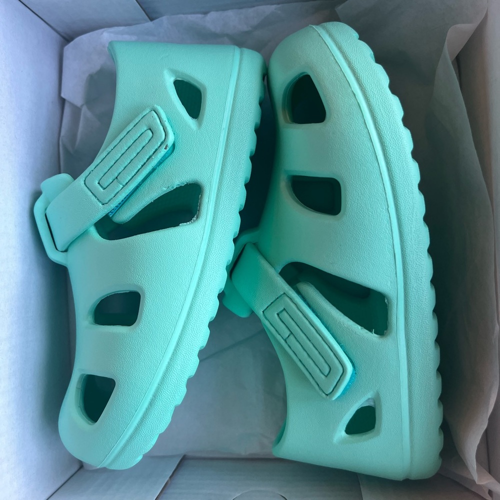 NIB Ten Little Splash Sandals